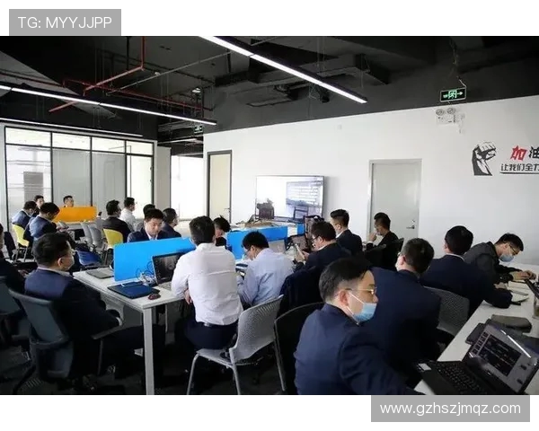 深圳青年人假期结束重返岗位董事长发放开工红包激励团队士气